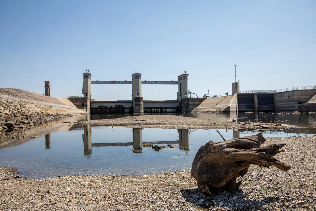 How Hungary’s Water Crisis Became Political Time How Hungary’s Water Crisis Became a Political Time Bomb