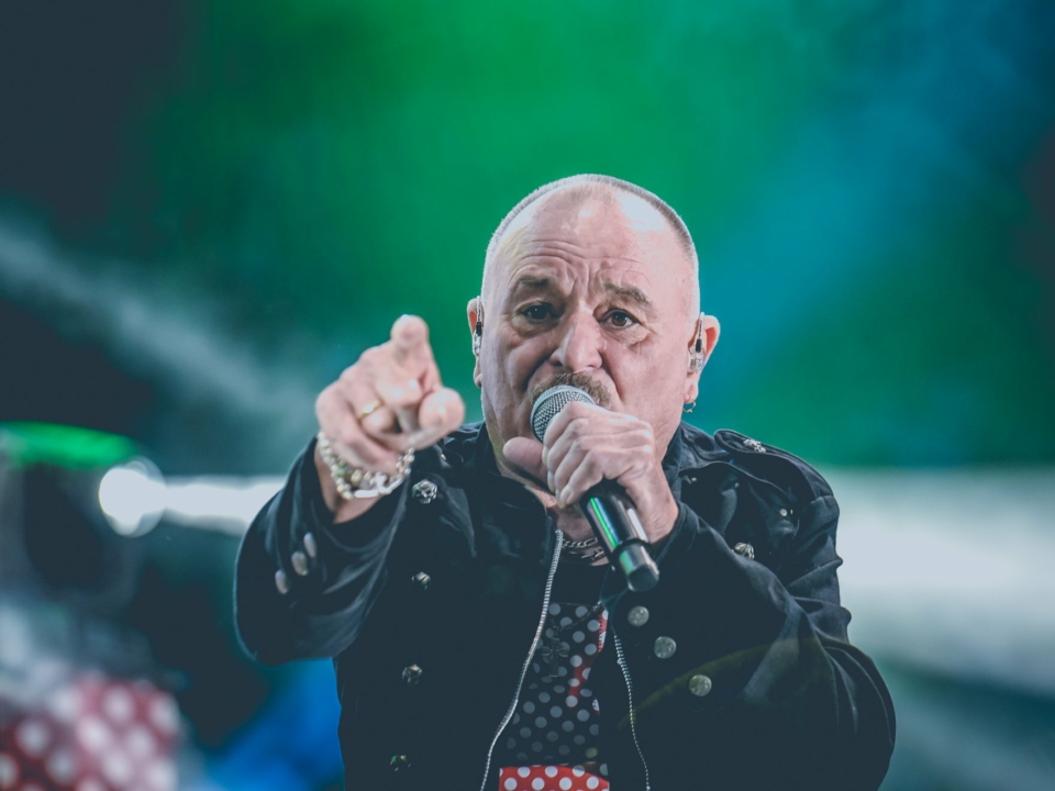 Hungarian rock legend time of cheap Russian gas is over saving