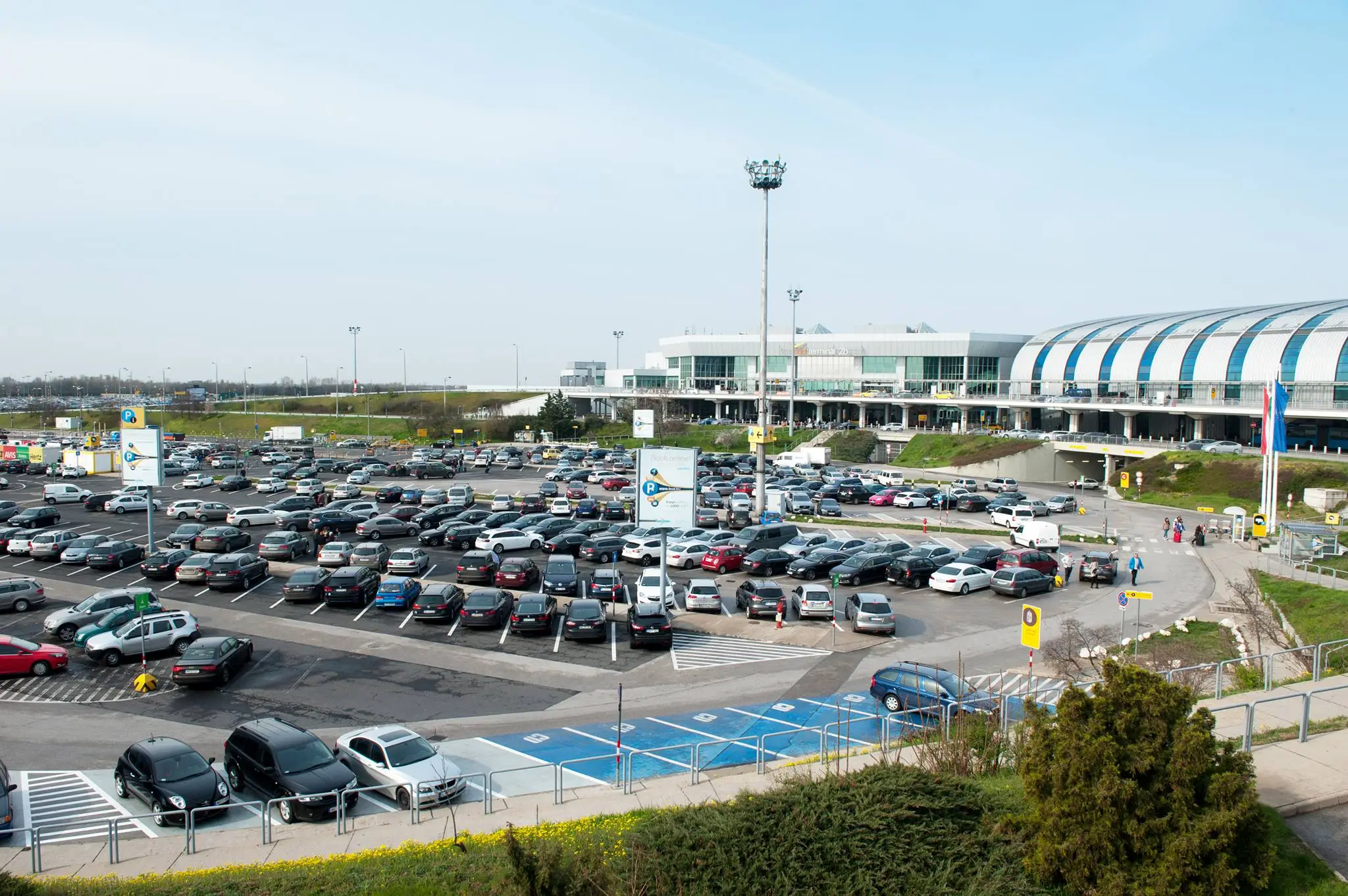 Cambio de tráfico por carretera en el aeropuerto de Budapest