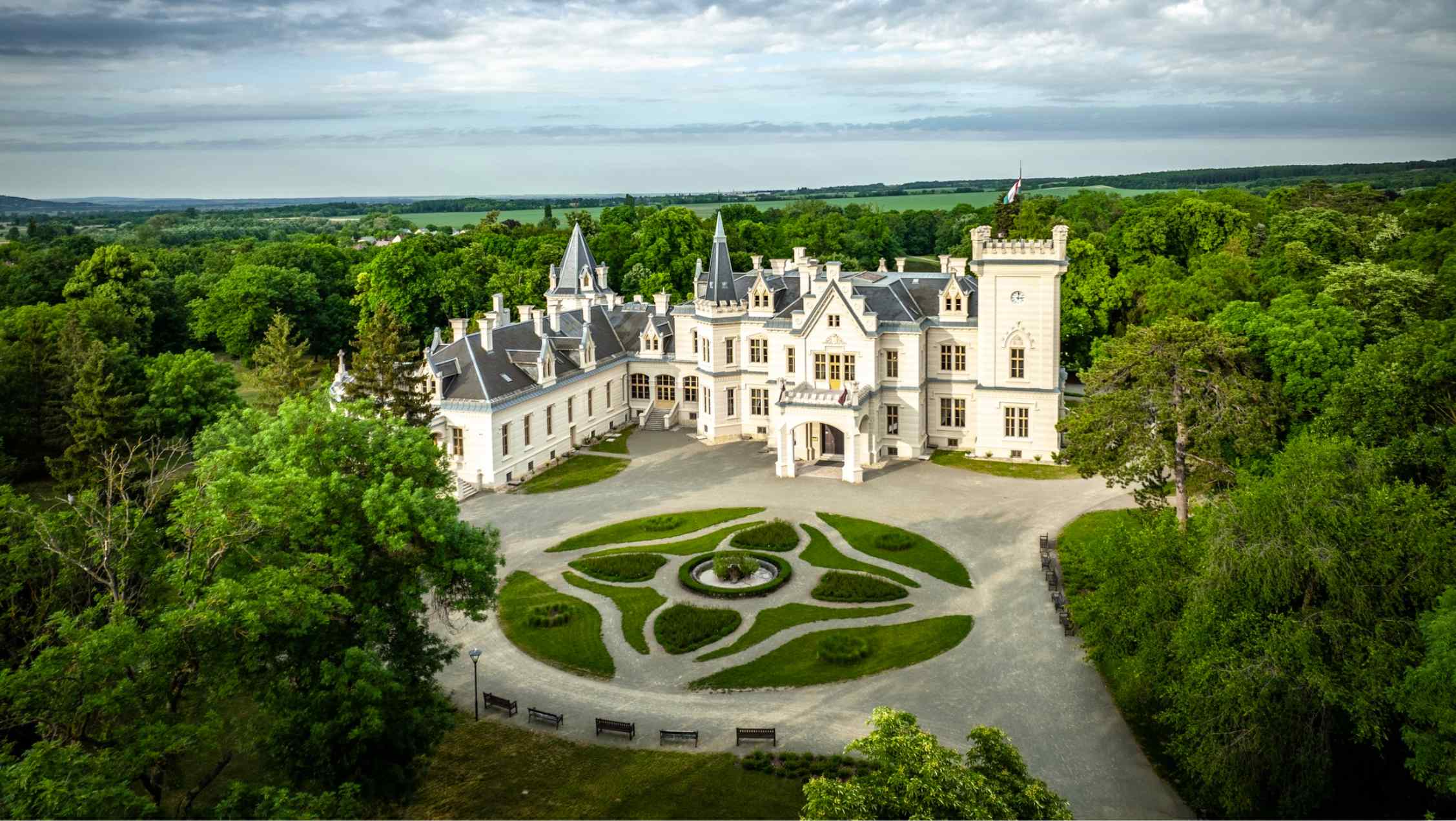 Ungarische Schlösser, die Sie im Winter besuchen sollten – Schloss Nádasdy