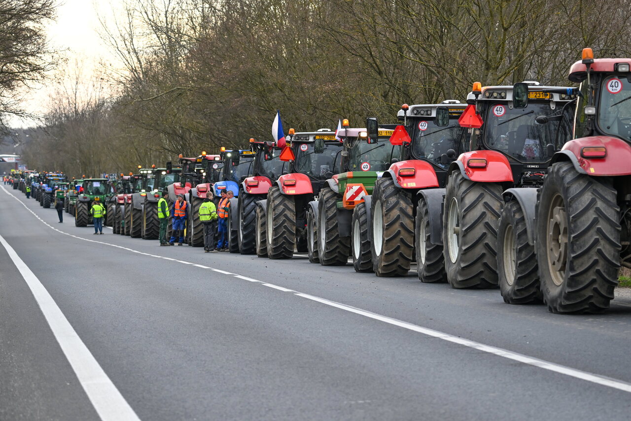 protest v4 fidesz odmítá návrhy eu poškozující zemědělce